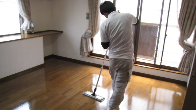 築20年中古物件のフロアコーティング＋ワックス剥離の事例