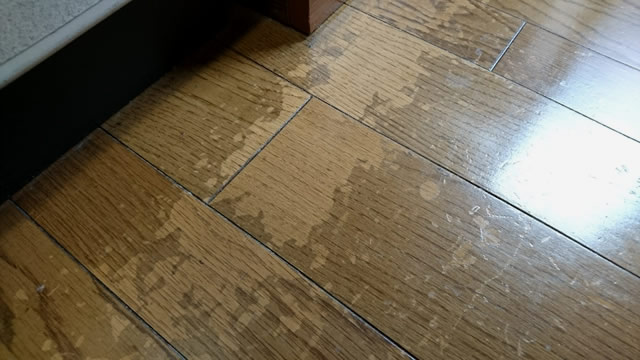 築15年物件のフロアコーティング｜ひどい汚れが信じられないくらいキレイに！