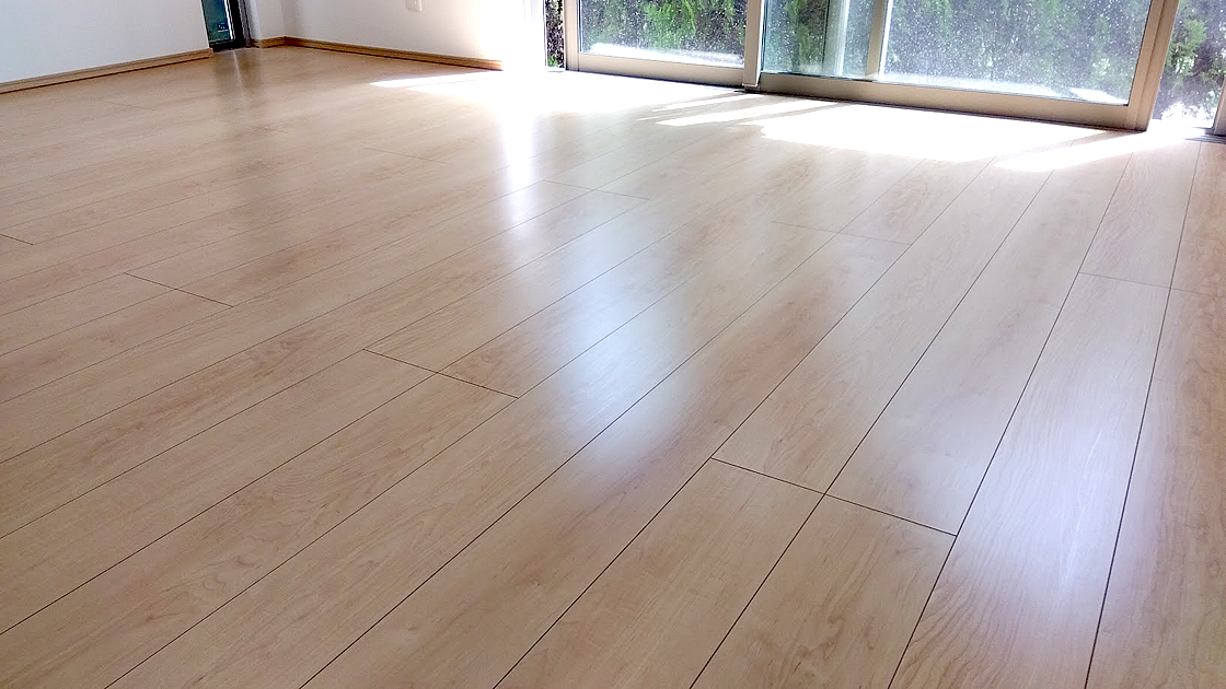 「中古一戸建て住宅のフローリングをフロアコーティングするメリットとは？入居前に知っておきたいポイント」
