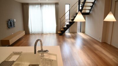 【新築向け】フロアコーティングとは？メリット･種類･ワックスとの違い