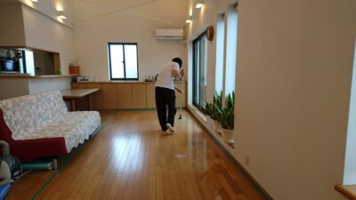 横浜で愛犬や子供に優しいフロアコーティングを｜費用・事例・選び方ガイド