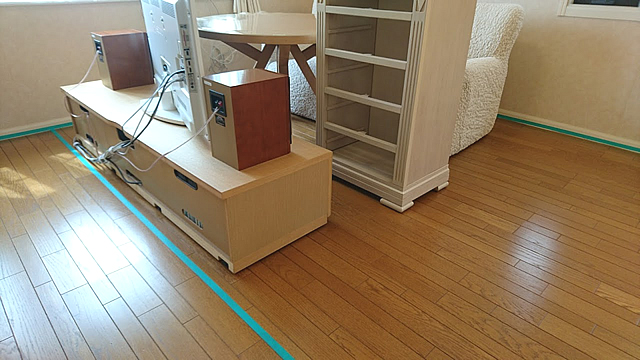 家具を部屋の片側へ移動