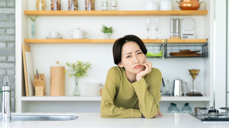 フロアコーティングで失敗・後悔しないために｜よくあるトラブルと口コミから学ぶポイント