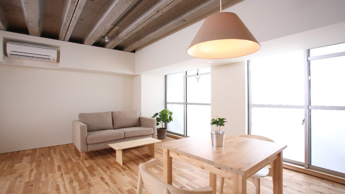 フロアコーティングの種類と選び方｜比較でわかる特徴と相場